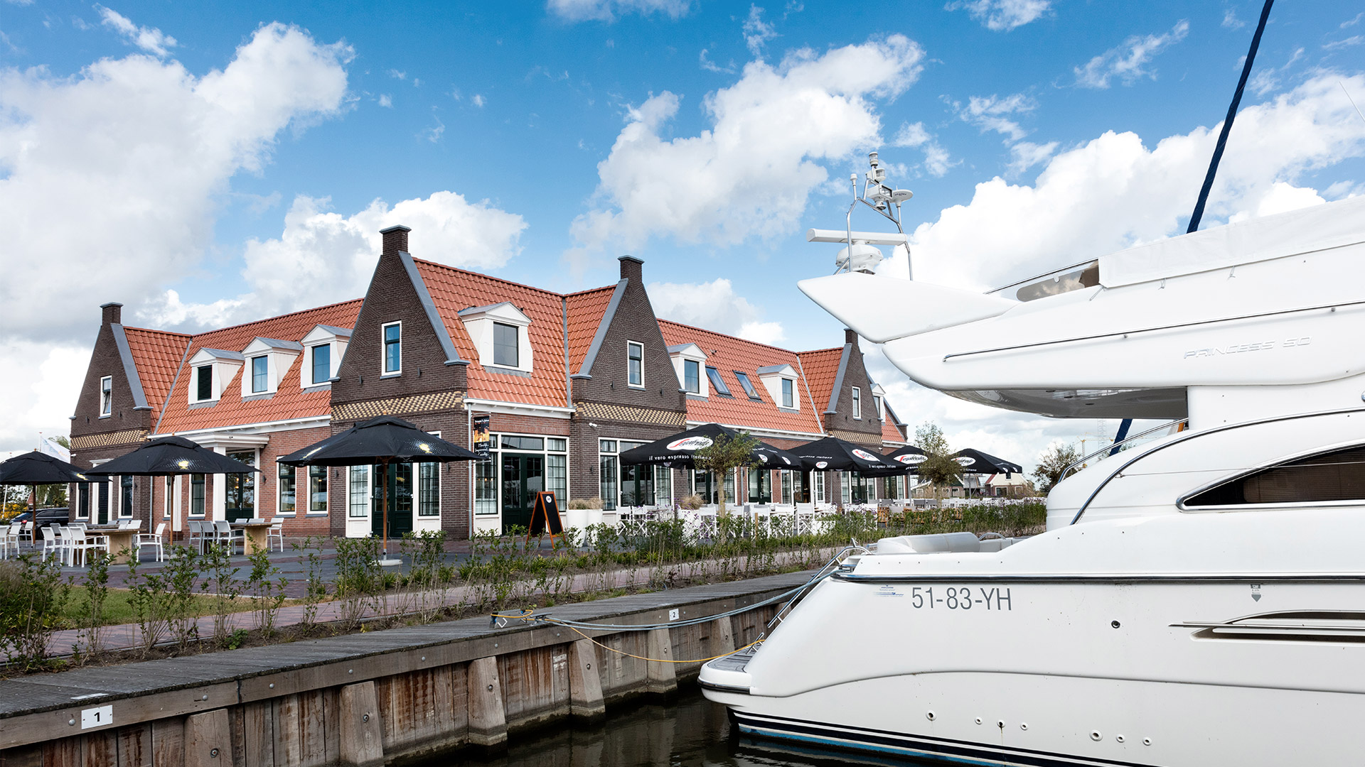 Poort Van Amsterdam (1)